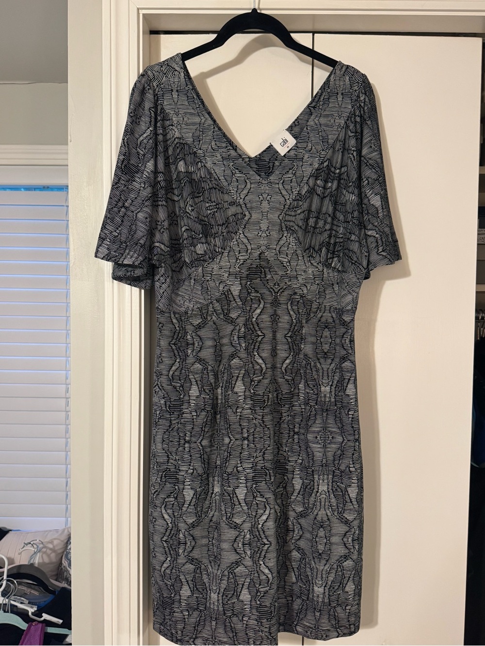 CAbi Black & Gray Patterned V-Neck Dress - soft and cute! NWOT